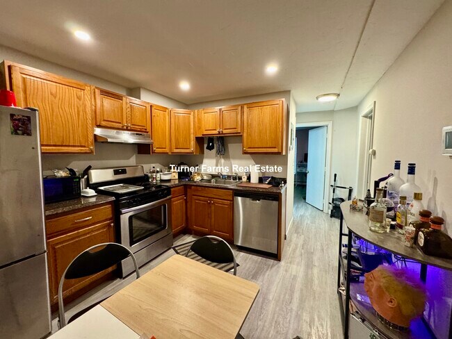 70 Hammond St, Unit 1