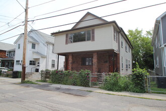 41 Chapman St, Unit 41 in Watertown, MA - Building Photo - Building Photo