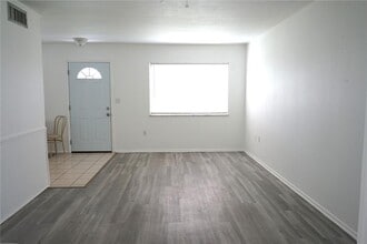 1536 Council Dr in Sun City Center, FL - Building Photo - Building Photo