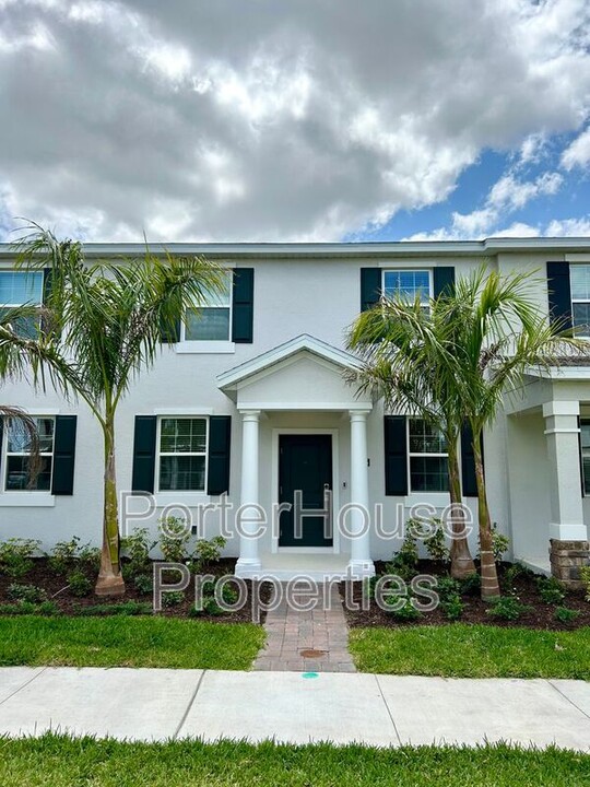 2595 Candied Apple Aly in Kissimmee, FL - Building Photo