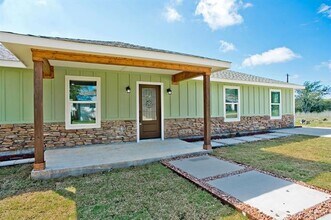 3719 Washington Trail in Granbury, TX - Building Photo - Building Photo
