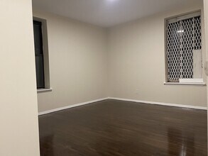 581 Academy St, Unit 1G in New York, NY - Building Photo - Building Photo