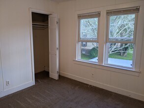 614 Robeson St in Stroudsburg, PA - Foto de edificio - Building Photo