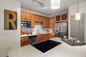 Ovation at Lewisville Apartment Homes in Lewisville, TX - Foto de edificio - Building Photo