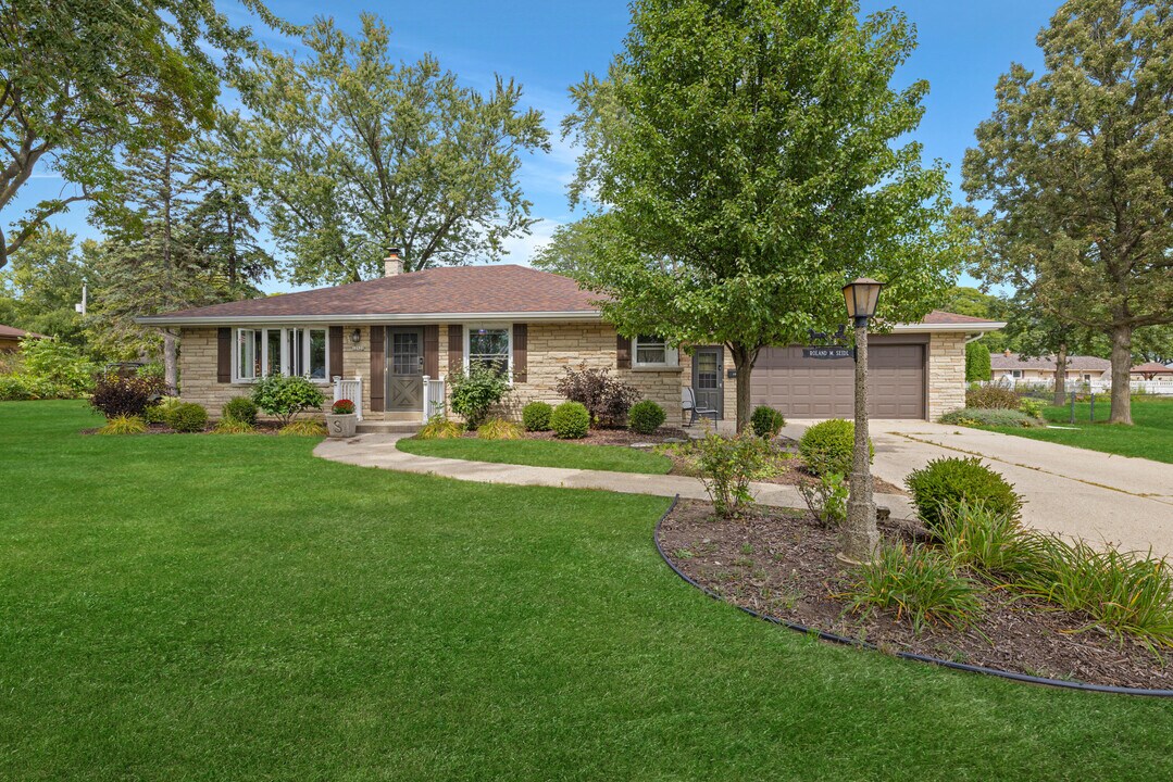 12920 W Fairmount Ave in Butler, WI - Building Photo