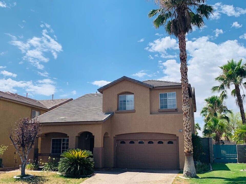 10637 Amblewood Ave in Las Vegas, NV - Building Photo