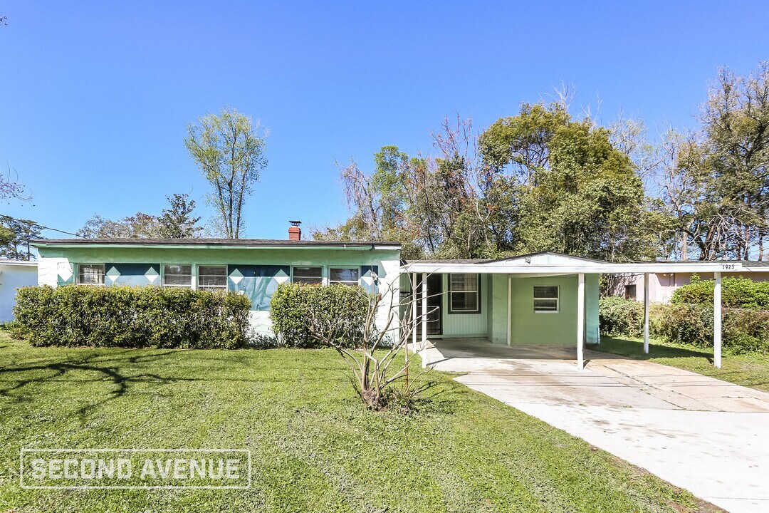 1923 Forest Hills Rd in Jacksonville, FL - Building Photo