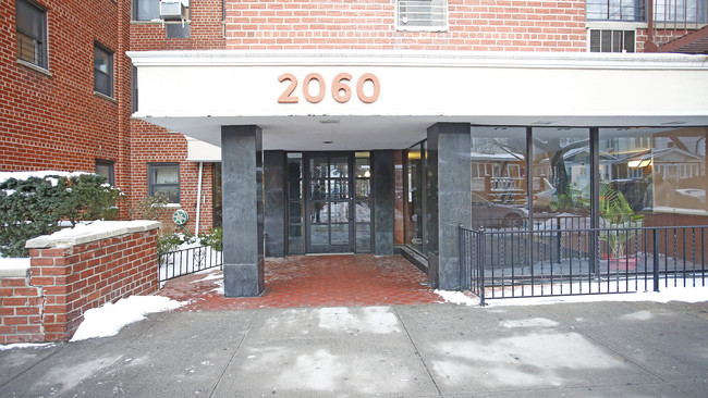 2060 E 19th St in Brooklyn, NY - Foto de edificio - Building Photo