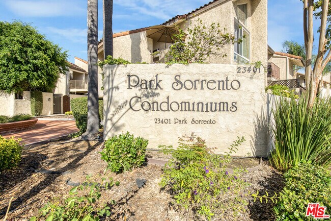 23401 Park Sorrento in Calabasas, CA - Building Photo - Building Photo