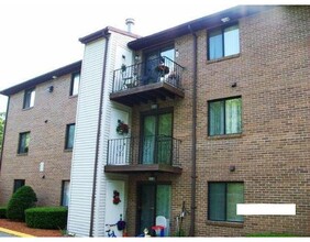 100 Cass Ave, Unit A4 in Dracut, MA - Building Photo - Building Photo