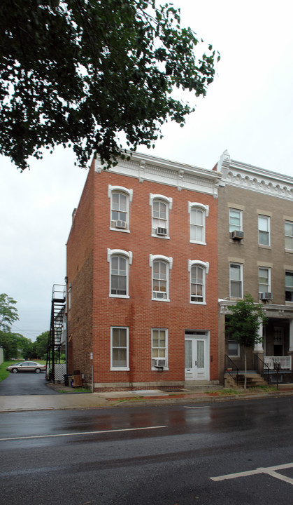 425 N Market St in Frederick, MD - Building Photo