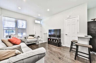 1411 W Flournoy St, Unit #1 in Chicago, IL - Building Photo - Building Photo
