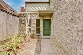 928 W Main St in Houston, TX - Building Photo - Building Photo