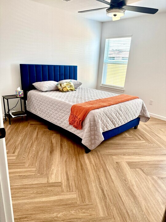 2511 Wentworth St, Unit Bedroom #1 in Dallas, TX - Foto de edificio