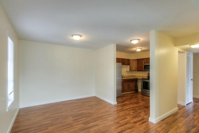 320 Welch Rd, Unit E6