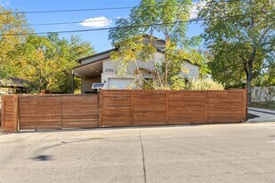 2115 Uphill Ln, Unit A in Austin, TX - Building Photo