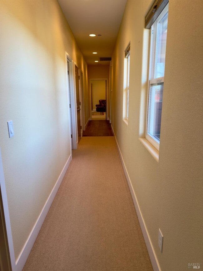 5240 Hoyal Dr in Santa Rosa, CA - Building Photo - Building Photo