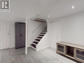 98 Lowther Ave in Richmond Hill, ON - Building Photo - Building Photo