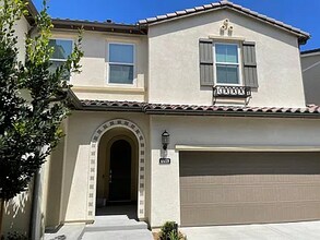 6659 Encelia Pl in Carlsbad, CA - Foto de edificio - Building Photo