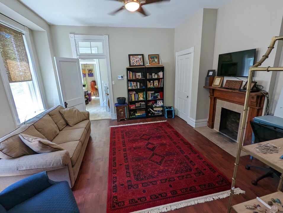 2253 Loth St, Unit 2 in Cincinnati, OH - Building Photo