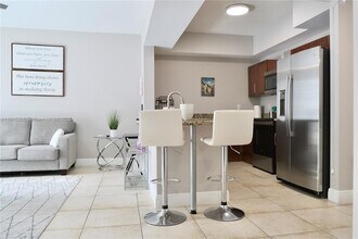 7275 SW 90th St in Miami, FL - Building Photo - Building Photo