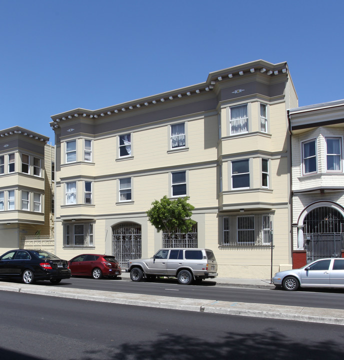 421 Guerrero St in San Francisco, CA - Building Photo