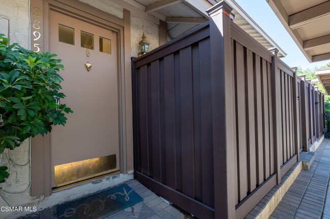 28955 Oakpath Dr in Agoura Hills, CA - Building Photo - Building Photo