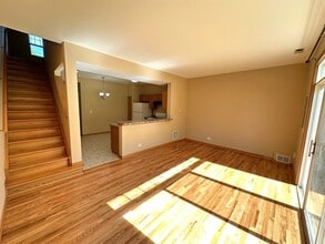 2008 Limestone Ln in Carpentersville, IL - Building Photo - Building Photo