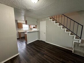 2188 Aspen Dr in Dallas, TX - Building Photo - Building Photo