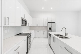 21326 Old Cutler Rd in Cutler Bay, FL - Building Photo - Building Photo