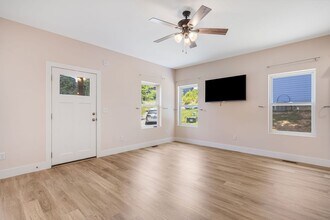 619 Salem Heights Ln in Swannanoa, NC - Building Photo - Building Photo