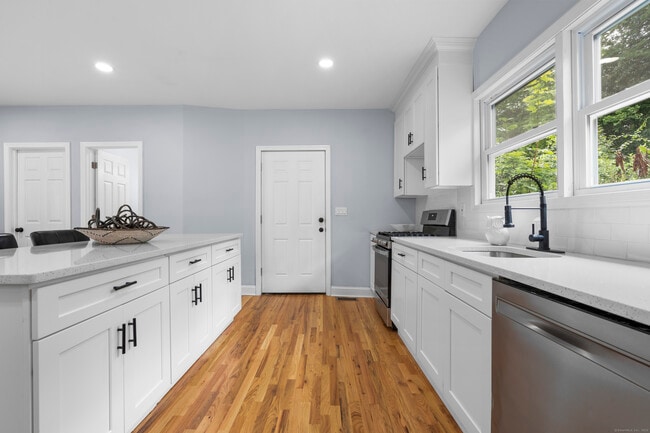 337 S Windham Rd in Windham, CT - Building Photo - Building Photo