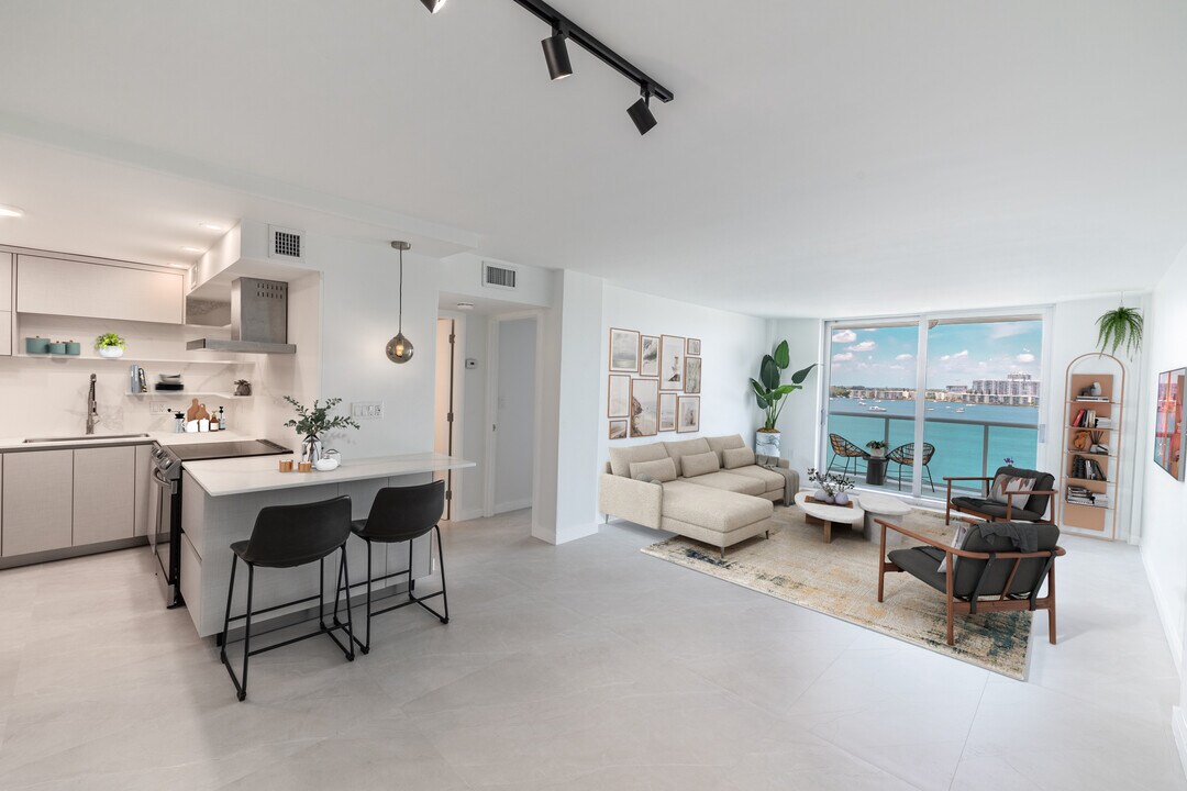 2841 Sunny Isles Blvd, Unit 1105 in North Miami Beach, FL - Foto de edificio