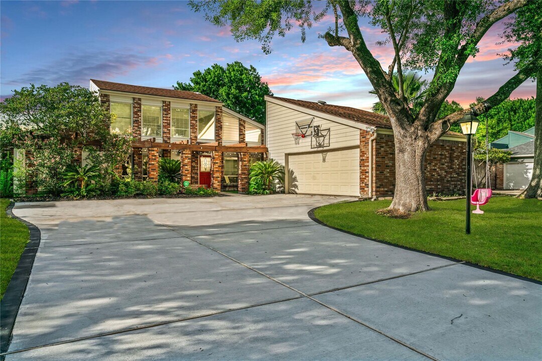 13818 Menasco Ct in Houston, TX - Building Photo
