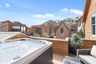 204 N Monarch St in Aspen, CO - Building Photo - Building Photo