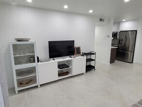 3304 Virginia St in Miami, FL - Building Photo - Building Photo