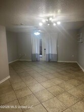 1625 Martin Bluff Rd in Gautier, MS - Foto de edificio - Building Photo