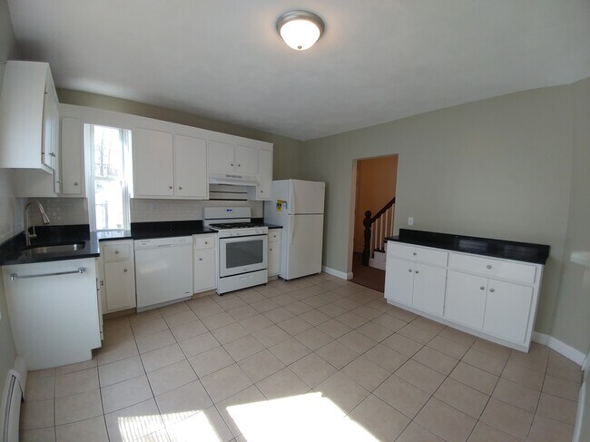 3 Belknap St in Dedham, MA - Building Photo - Building Photo