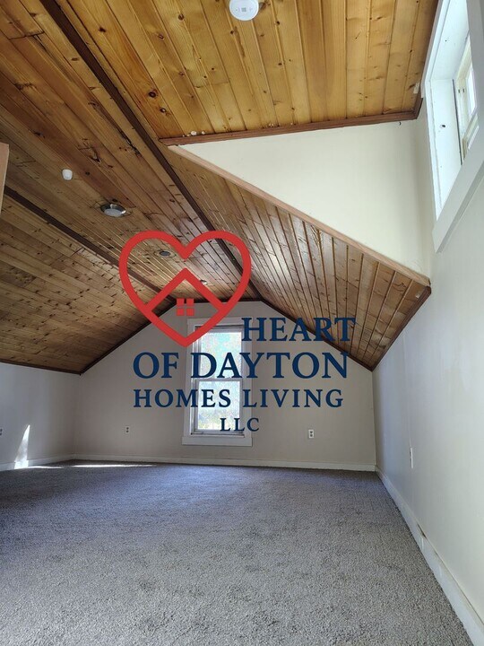 31 W Great Miami Blvd in Dayton, OH - Building Photo