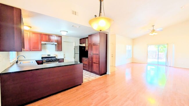 property at 5995 Laguna Ranch Cir