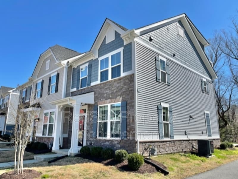 7551 Luminary Dr in Williamsburg, VA - Building Photo