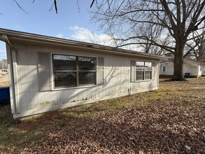 111 Carlton St in Martin, TN - Building Photo - Building Photo