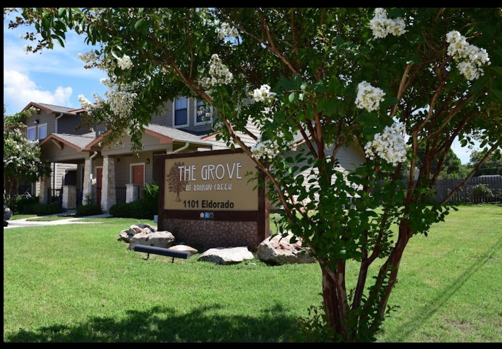 The Grove at Brushy Creek in Bowie, TX - Foto de edificio