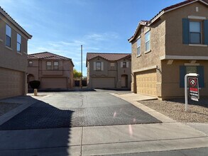 9646 N 82nd Glen in Peoria, AZ - Building Photo - Building Photo
