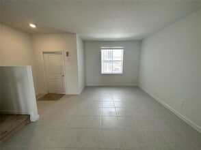 17339 NW 7th Ave in Miami Gardens, FL - Building Photo - Building Photo