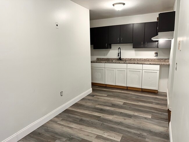 1295 E Main St in Waterbury, CT - Building Photo - Building Photo