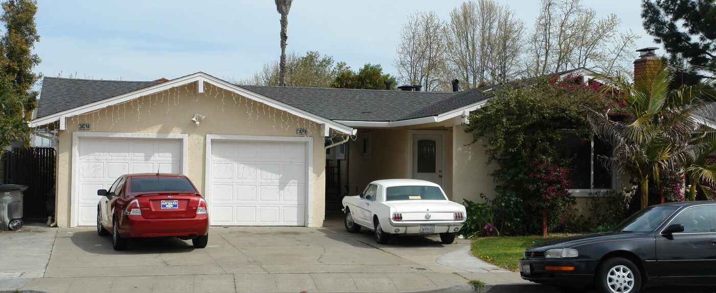 34784 Perry Rd in Union City, CA - Building Photo