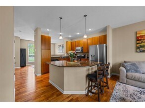 12225 82nd Ave N in Maple Grove, MN - Foto de edificio - Building Photo