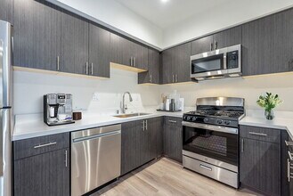 Apex in Milpitas, CA - Foto de edificio - Building Photo