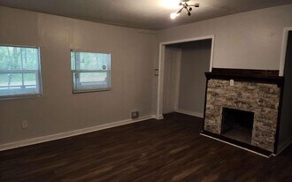 9802 191st Rd in Live Oak, FL - Building Photo